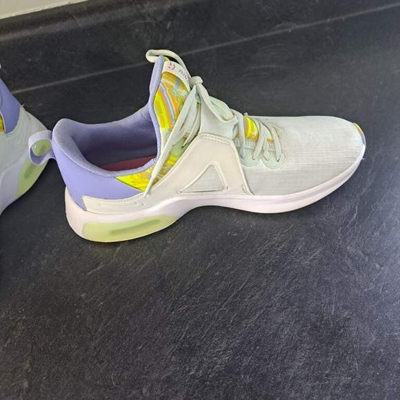 Woman’s Nike Air Max Bella TR5 - Picture 4 of 4